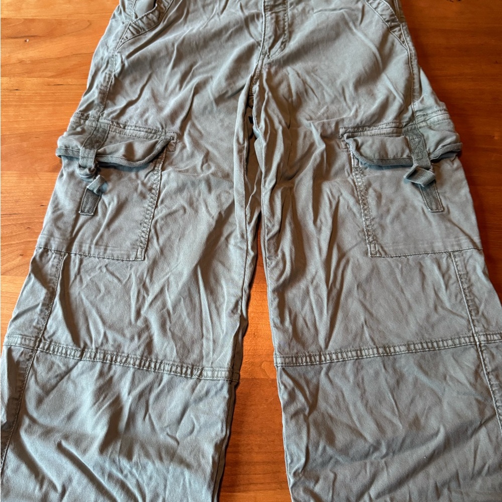 American Eagle Outfitters Women’s Cargo Pants - Army Green